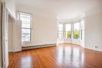 Building Photo - Bright Top Floor 1 Bedroom | Prime Marina ...