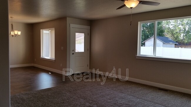 Building Photo - 34 E 300 N