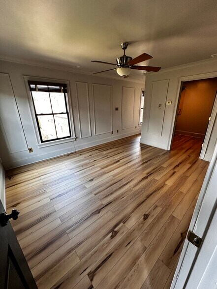 Building Photo - 450 Railroad Ave