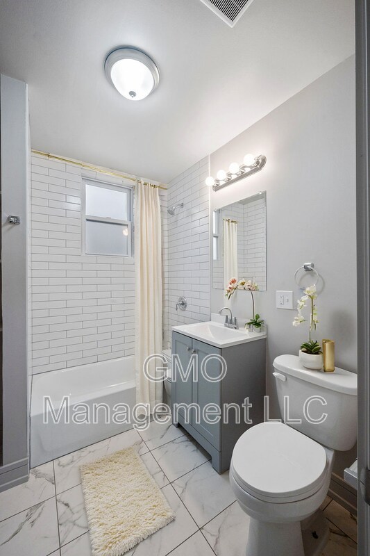 Building Photo - 7050 S Throop St