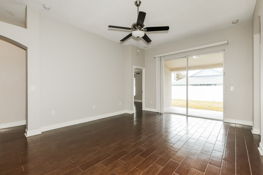 Building Photo - 10124 Coldwater Loop