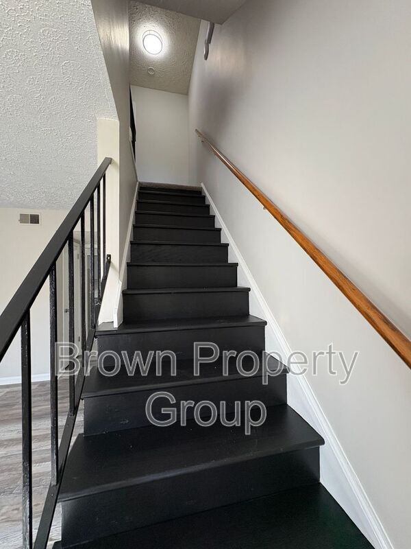 Building Photo - 2127 Grand Prix Dr