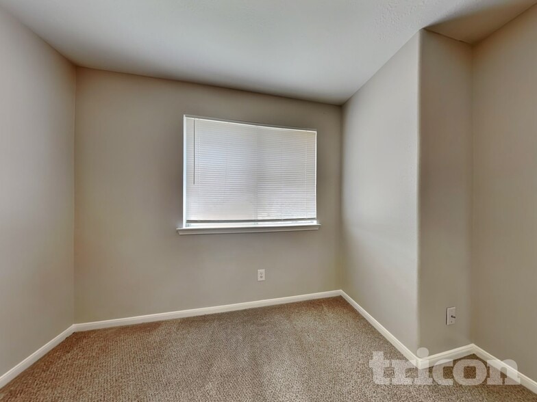 Building Photo - 6638 Windy River Ln