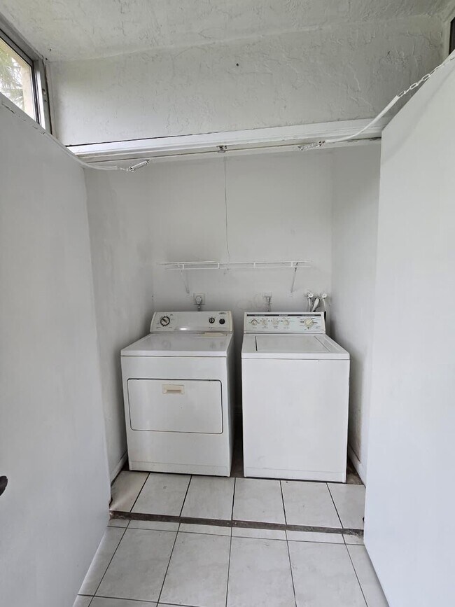 Building Photo - 3141 NW 47th Terrace