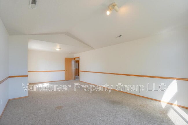 Building Photo - 6416 NE 163rd Ave