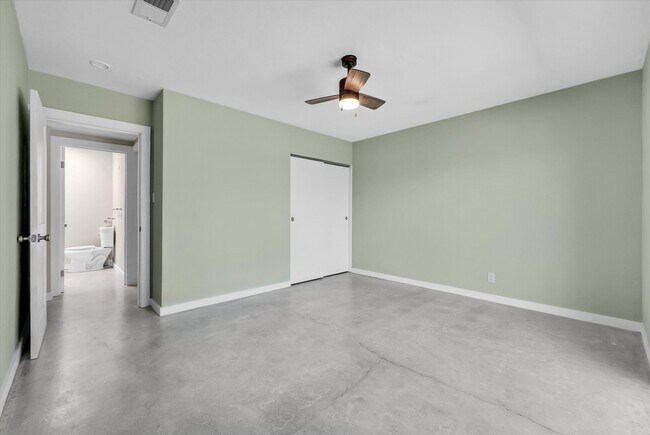 Building Photo - 3967 E Sunny Dunes Rd