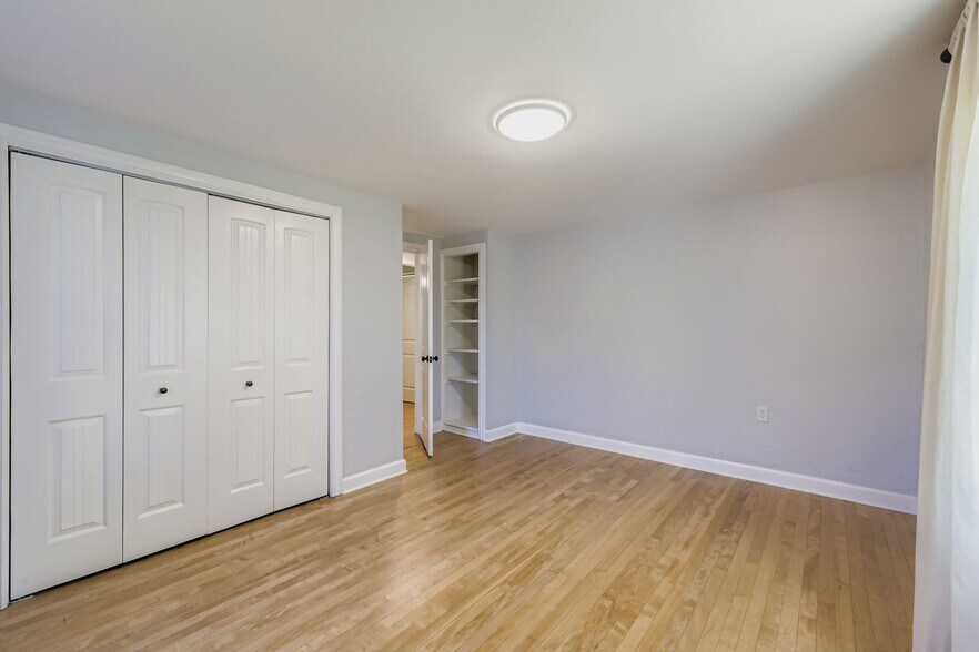 Building Photo - 30 S Hoyt St