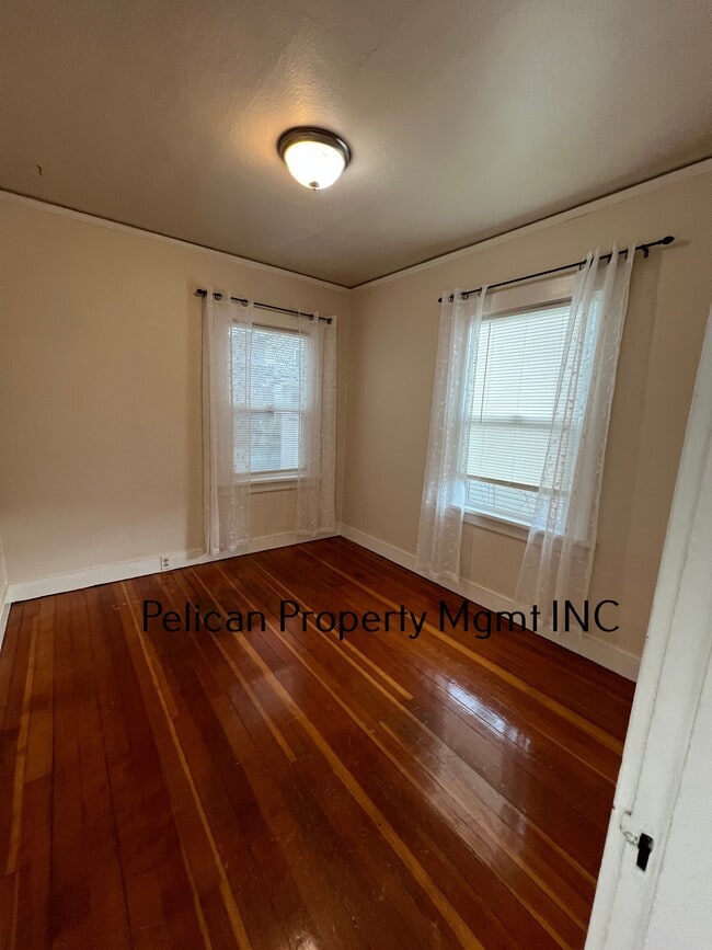 Building Photo - 327 Jefferson St