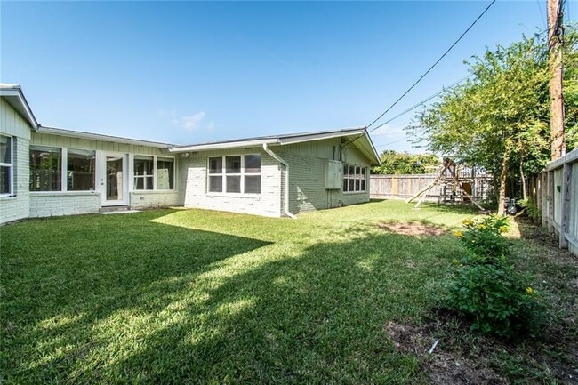 Building Photo - 301 Williamson Pl