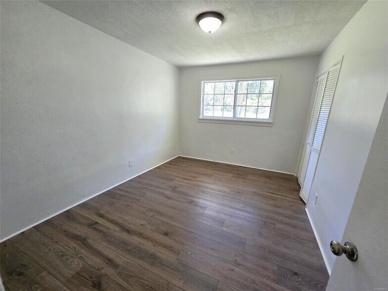 Building Photo - 3608 Princeton Rd