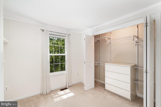 Building Photo - 6580 Lochleigh Ct