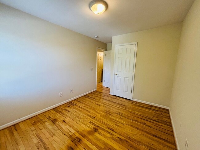 Building Photo - 2502 Ridge Rd