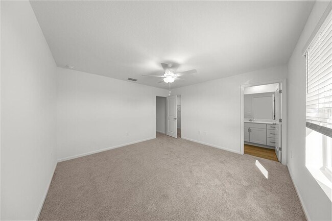 Building Photo - 4883 SW 81st Lp