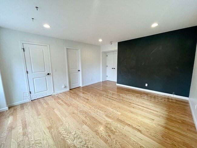 Building Photo - 315 N 155th St
