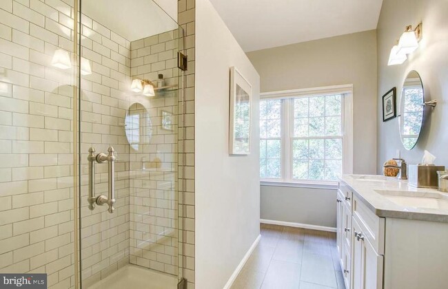 Building Photo - 9936 Foxborough Cir