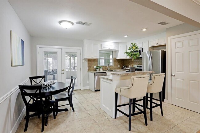 Building Photo - 5205 Verdome Ln