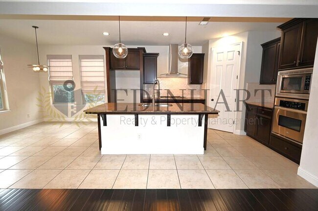 Building Photo - 11348 N Via Ventana Way