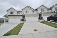 Building Photo - Mountain-View Townhome | 30 Minutes to Ogden & Close to Snowbasin