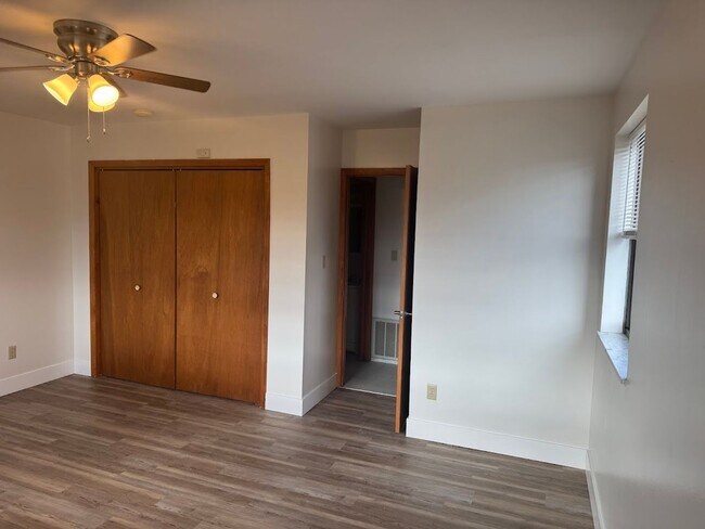 Building Photo - 1748 Jancey St