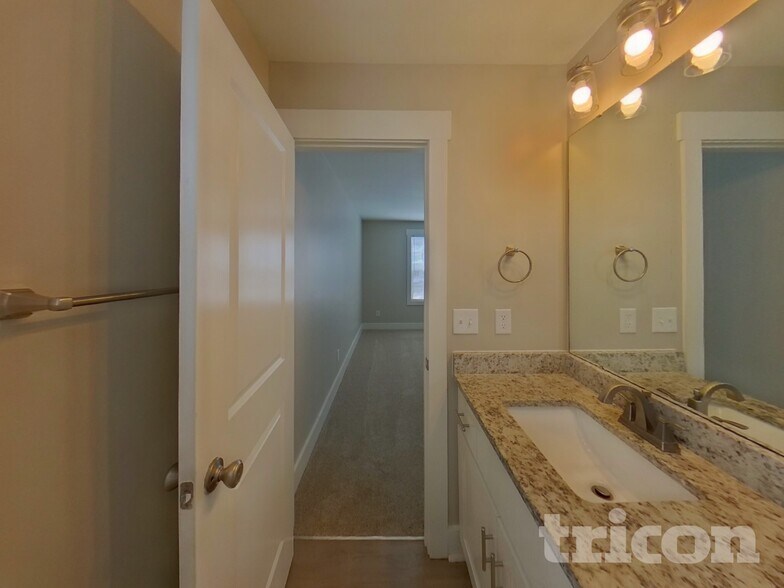 Building Photo - 417 Brookfield Dr