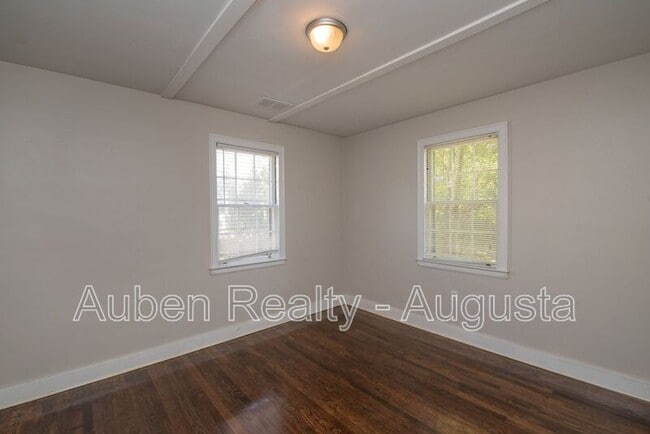 Building Photo - 2207 Montclair St