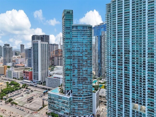 Building Photo - 888 Biscayne Blvd