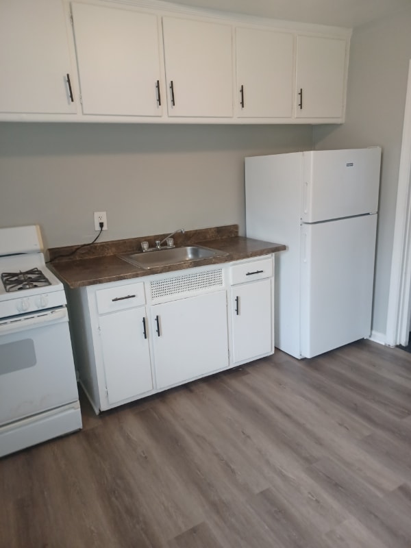 Building Photo - 2605 W Victory Ln