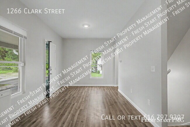 Building Photo - 1266 Clark St