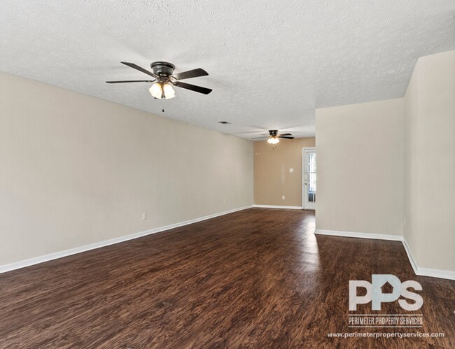 Building Photo - 107 Church St