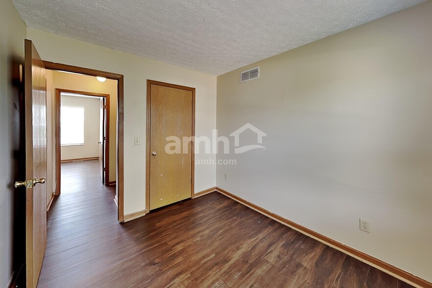 Building Photo - 2759 Beal Dr