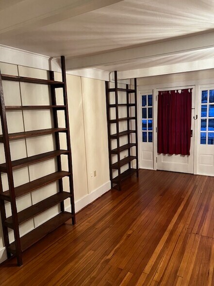 Building Photo - 108 Lake Hill Rd