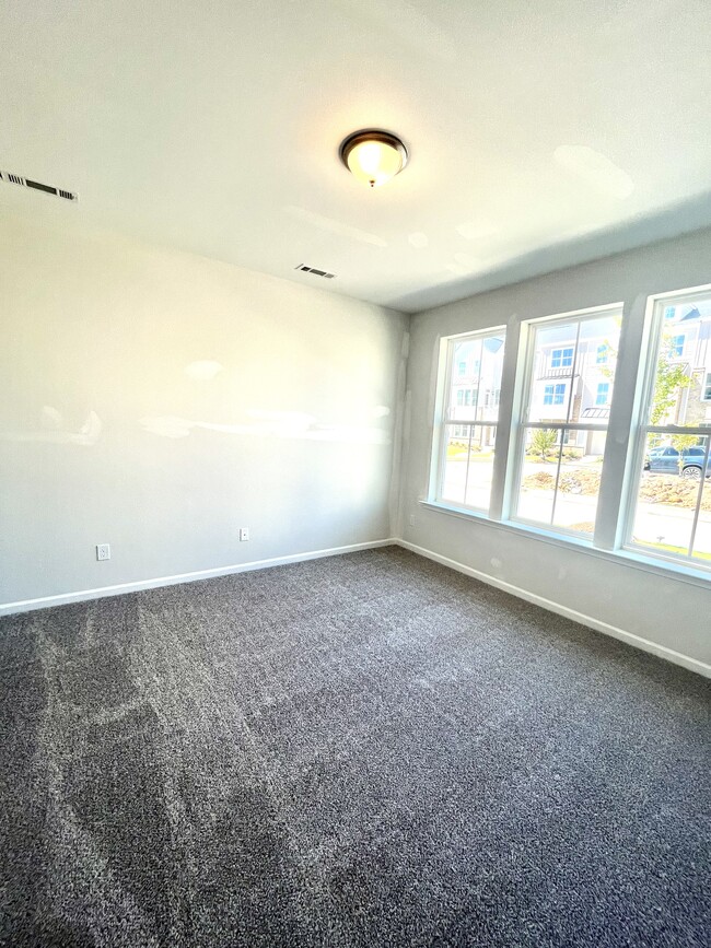 Building Photo - 106 Hickory Plns Rd