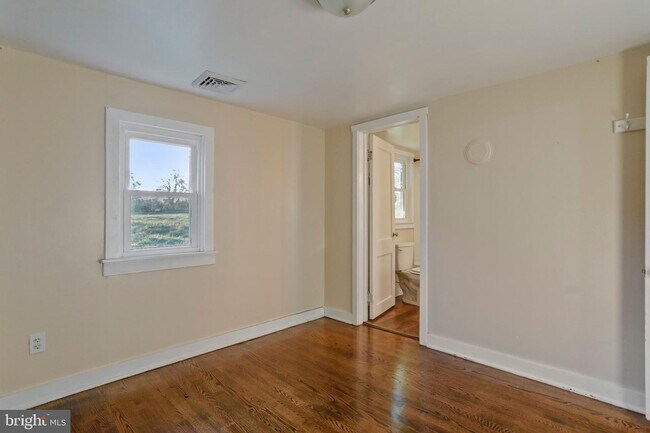 Building Photo - 178 Stephenson Rd
