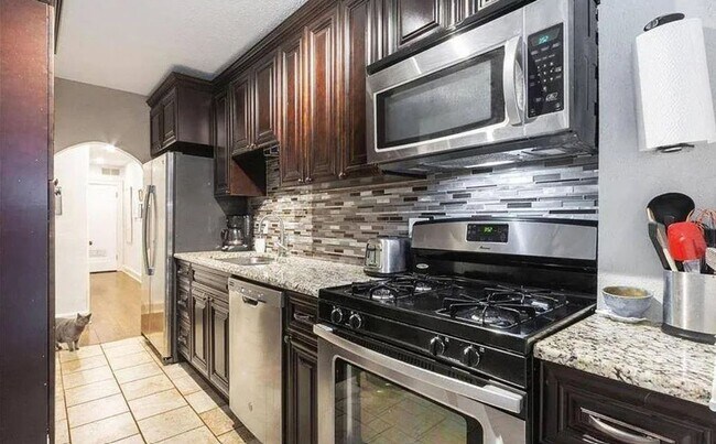 Building Photo - Beautifully Designed 2BR|1BA | Coming Soon!