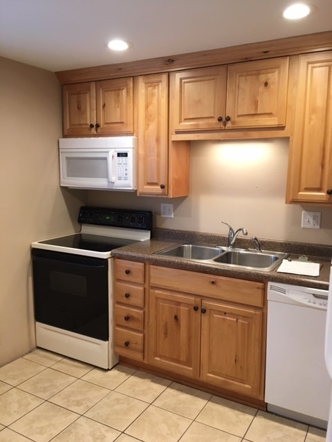 Building Photo - 2310 S 600 E