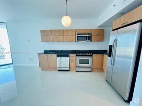Building Photo - 350 S Miami Ave