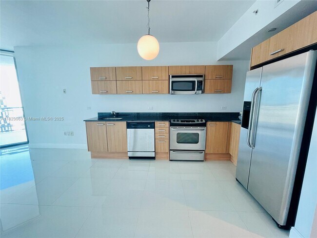 Primary Photo - 350 S Miami Ave