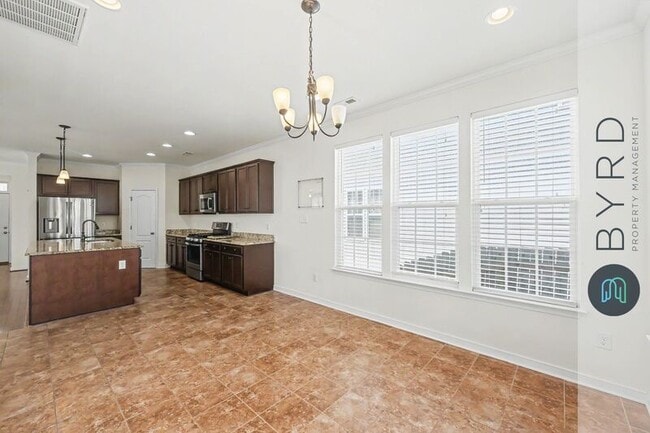 Building Photo - 16921 Thornapple Run
