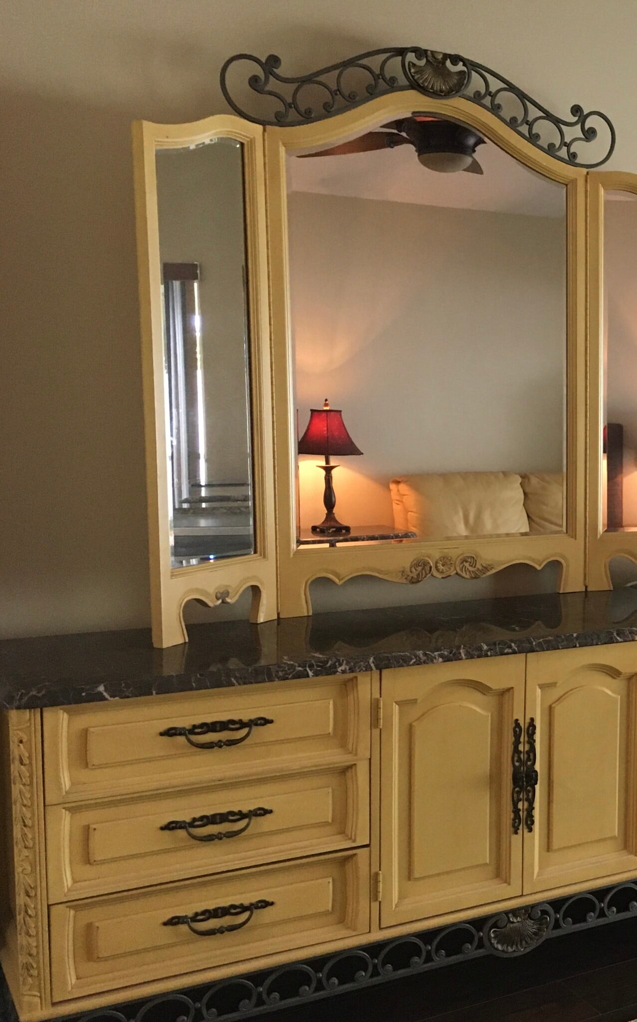 Furnished - 38 Gables Blvd