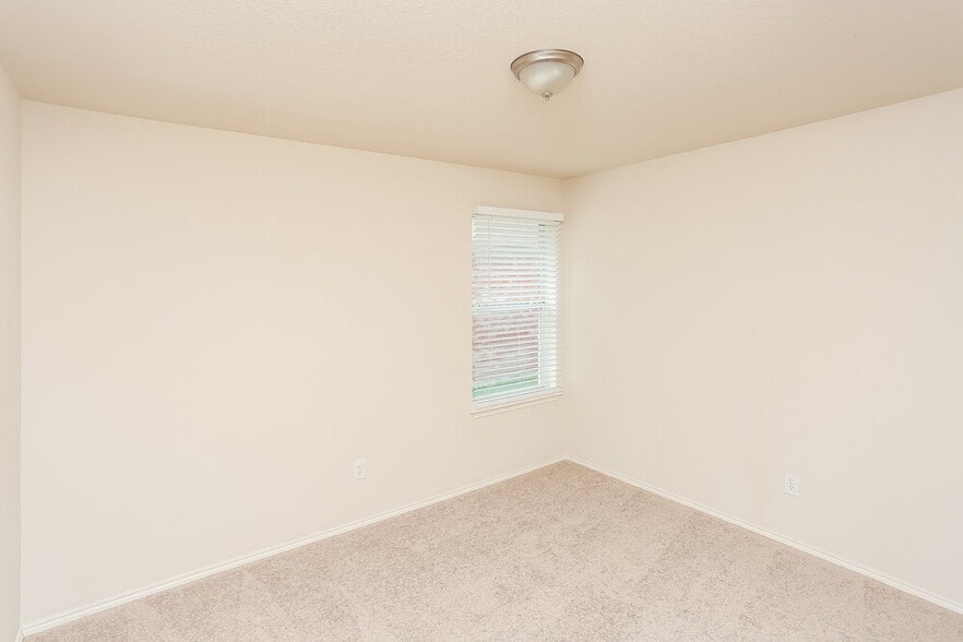 Building Photo - 10849 Braemoor Dr