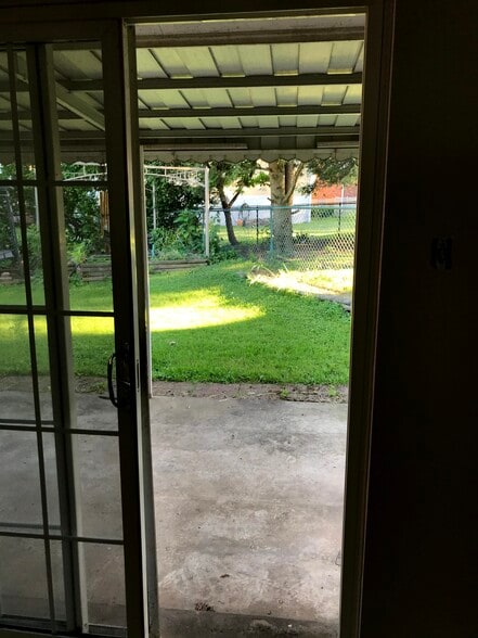 Patio off dining area - 1262 Onondago St