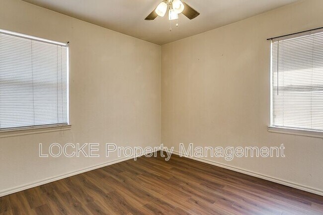 Building Photo - 3421 S University Dr