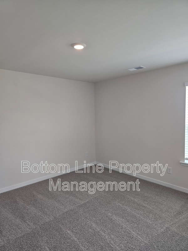 Building Photo - 549 Blackpool Ct