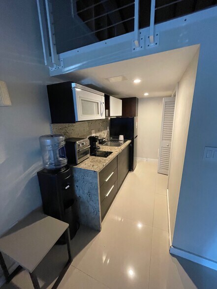 Guest Apartment Kitchenette - 7820 Carlyle Ave