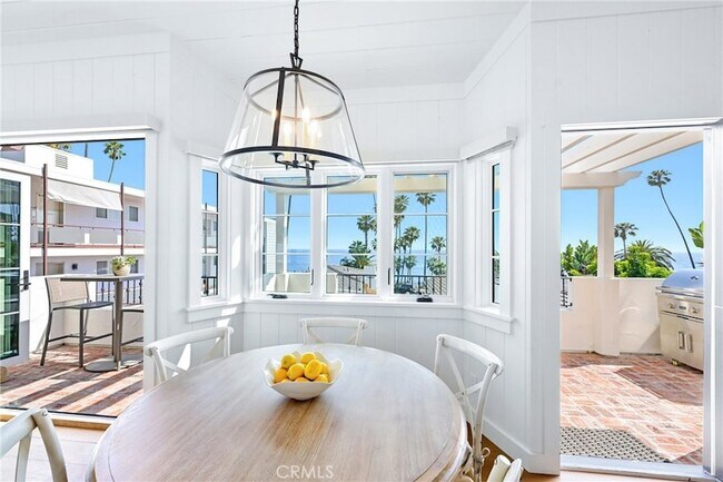 Building Photo - 360 Cliff Dr