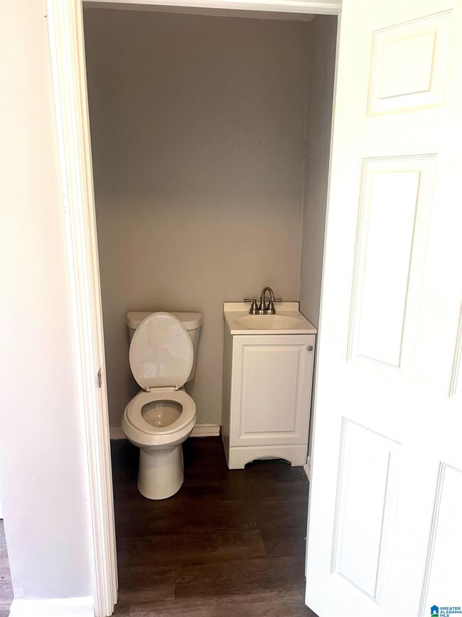 Building Photo - 511 12th St