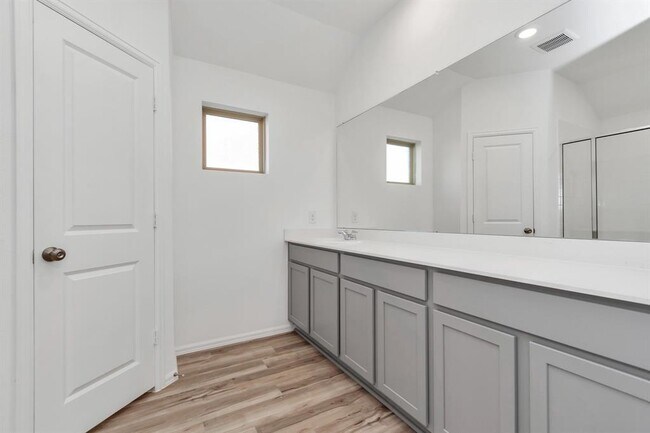 Building Photo - 7903 Eagle Crk Ln