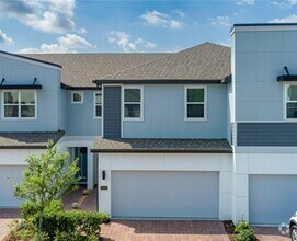 Building Photo - Beautiful 3/2.5 Townhouse in Winter Park