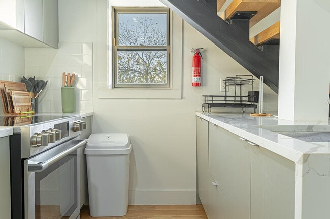 Building Photo - 1255 Decatur St