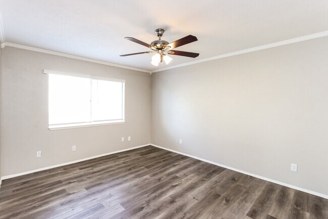 Building Photo - 2929 Fern Glen Dr